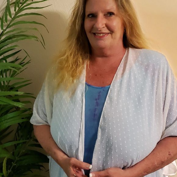 Meet your Posher, Lisa - Picture 1 of 1